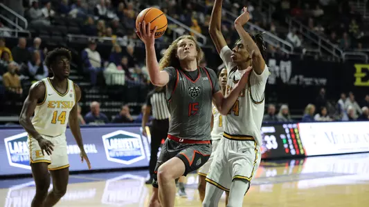 Jake Davis layup