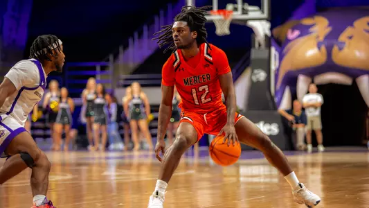 David Thomas dribble between legs