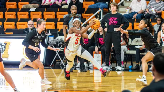 Deja Williams driving to basket