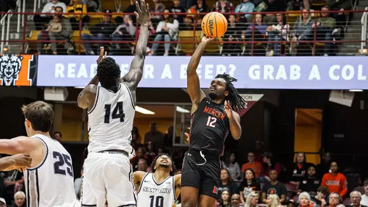 David Thomas jumpshot