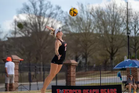 Beach Volleyball Comes Up Short Against ULM, Georgia State Image