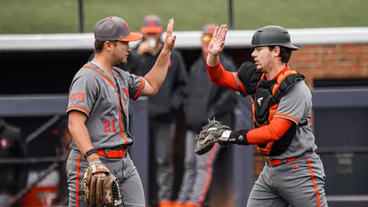 Carter Sanford Colton Cosper high five