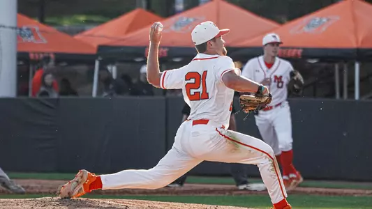 Colton Cosper pitching