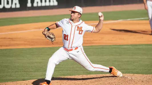 Colton Cosper pitching
