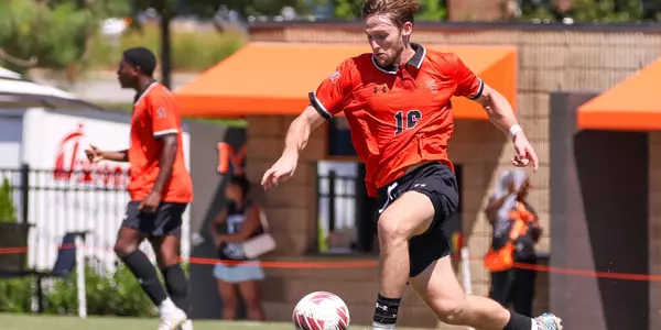 Nick Wanzer dribbling