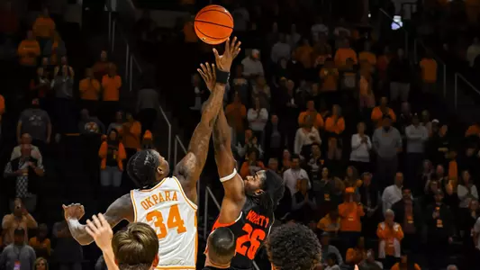 Armani Mighty Jump Ball vs. Tennessee
