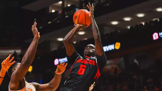 Baraka Okojie layup vs. Tennessee