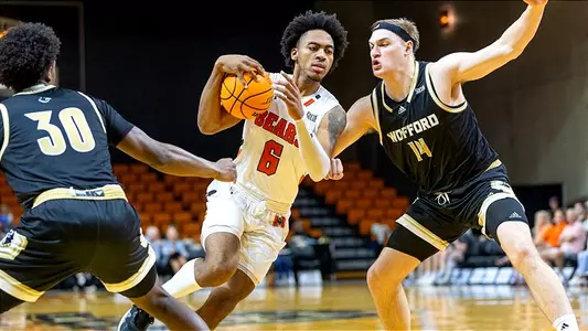 Alex Holt vs Wofford