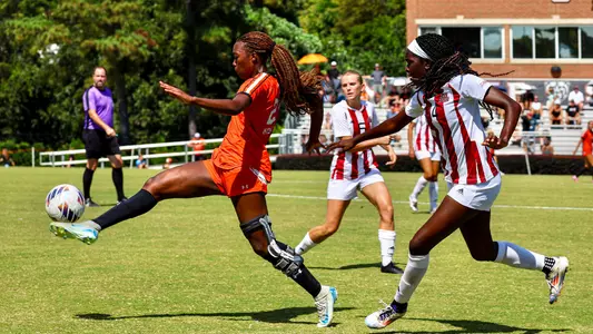 Sydney Farr vs Jax State