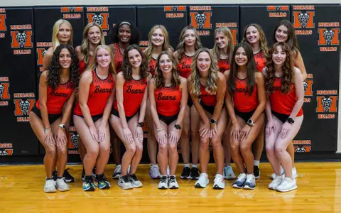 Women's Cross Country Team Photo 2026 + Iris Porter