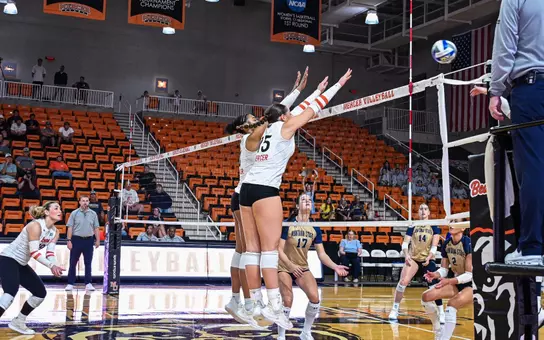 Mercer Volleyball Blocking, Preview vs. The Citadel