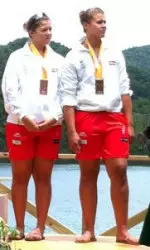 Cristina Felix (right) on the medal stand