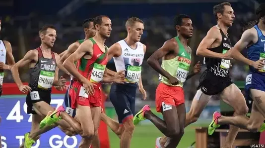 Nate Brannen (far left) and Nick Willis (far right)