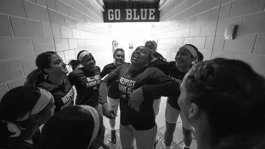 Women's Basketball Tunnel Generic