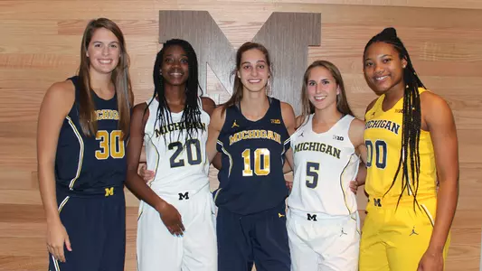 Emily Kiser, Ariel Young, Amy Dilk, Danielle Rauch, Naz Hillmon
