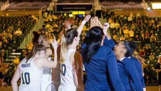 Women's Basketball Huddle