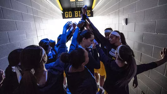 Women's Basketball Tunnel Generic