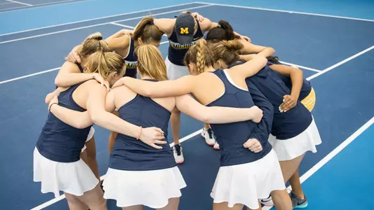 Women's Tennis Huddle