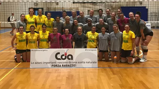 Volleyball #MGoEurope Day 5 Match Photo 5