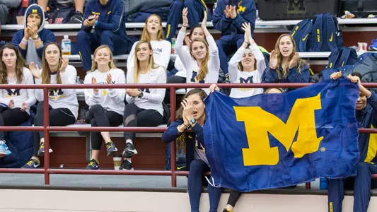 Women's Track & Field Cheering