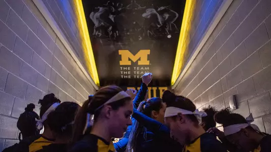 Women's Basketball Huddle in the Tunnel Generic