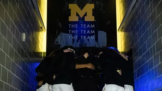 Women's Basketball in Tunnel