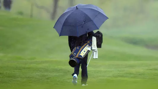 Women's Golf Walking in the Rain Generic