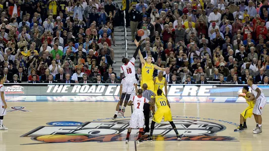 Men's Basketball Tipoff Michigan-Louisville