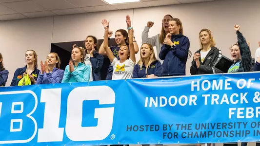 Women's Track and Field Cheering Generic