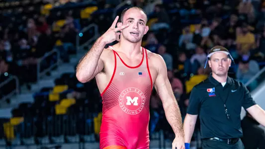 Logan Massa (Sam Janicki)