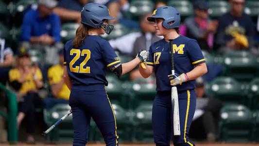 Thais Gonzalez (left) and Julia Jimenez