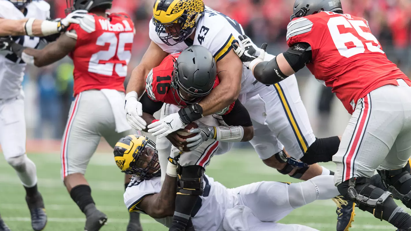 Taco Charlton (33) and Chris Wormley