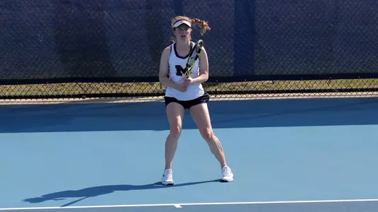 Kari Miller (no credit)