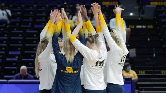 Volleyball Team Huddle Generic (no credit)