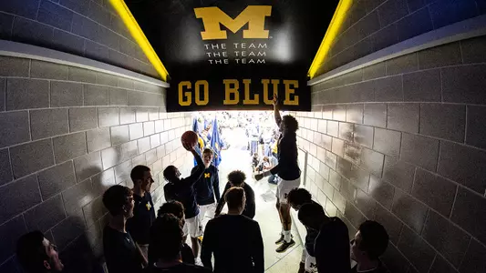 Men's Basketball Tunnel