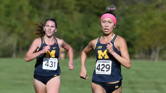 Samantha Tran (right)