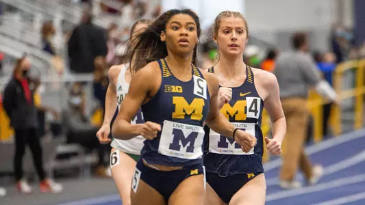 Ziyah Holman (5), Savannah Sutherland