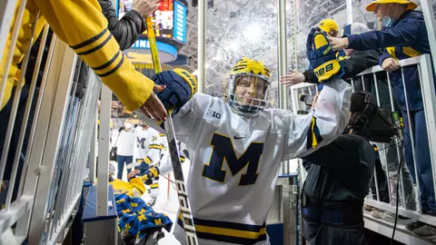 IHM Big Ten Tournament Semifinals Postgame Fans