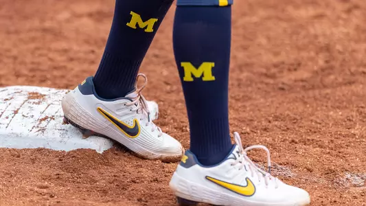 Softball generic Nike cleats block M