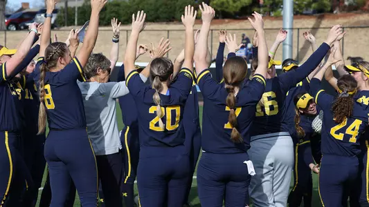 SFB Team Huddle Generic (Andy Mead)