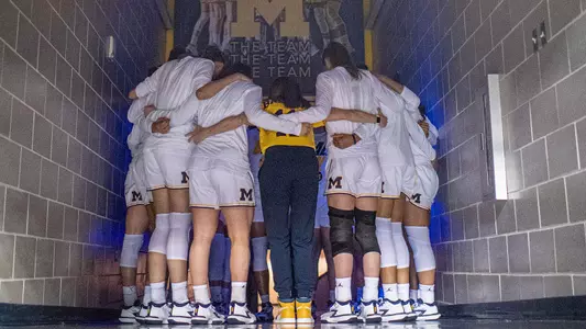Women's Basketball Team Huddle Tunnel
