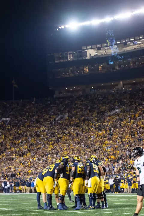 Football vs. Hawai'i