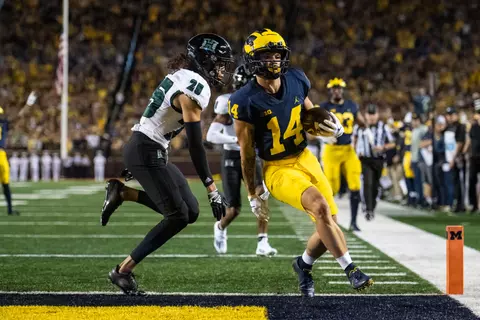 Football vs. Hawai'i