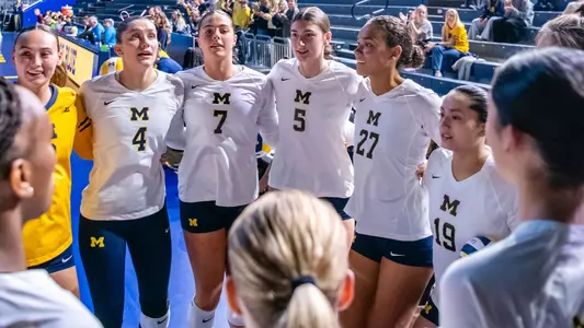 Volleyball team huddle 2023