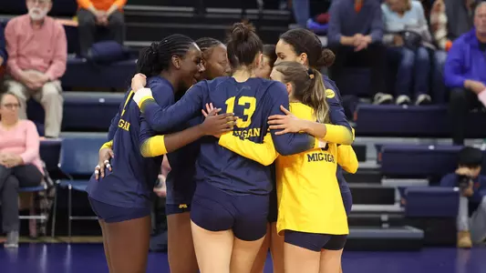 Volleyball Group Huddle (Illinois Athletics)