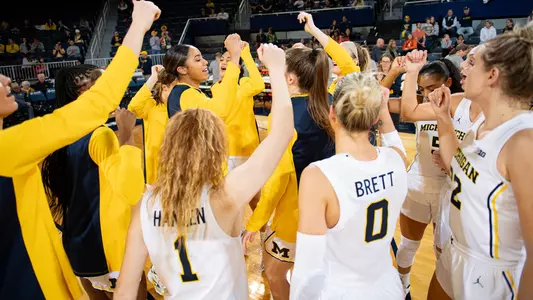 Women's basketball postgame celebration 2023-24 team