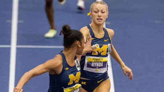 Ziyah Holman (L), Aurora Rynda (R)