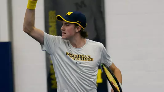 Gavin Young (Taylor Pacis)