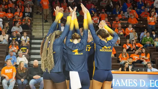 Volleyball team 2023 team huddle (Michigan Athletics)