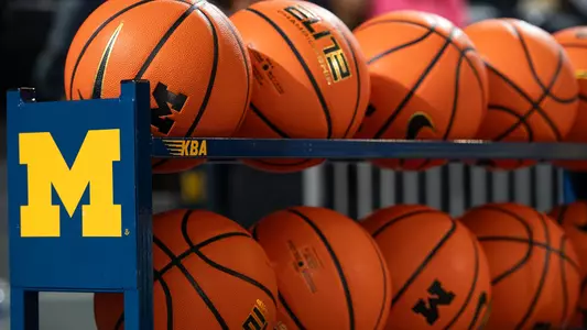 Basketball generic nike, block m